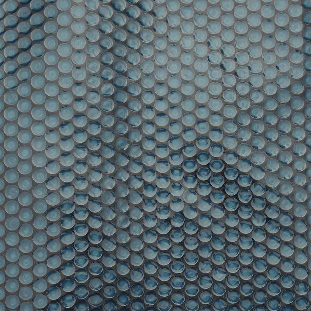 fekete és kék napelemes lebegő PE medencefólia 500 x 300 cm