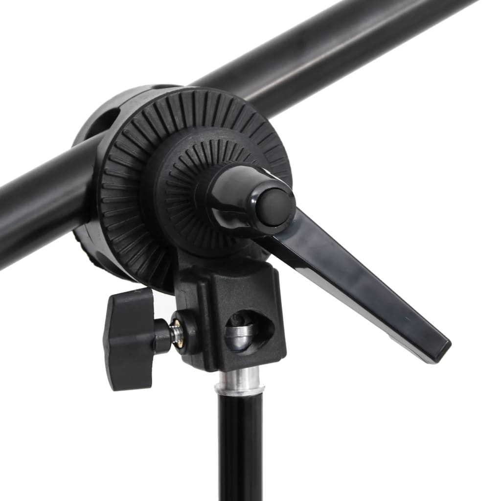 fotóstúdió-felszerelés lámpákkal, háttérrel és reflektorral