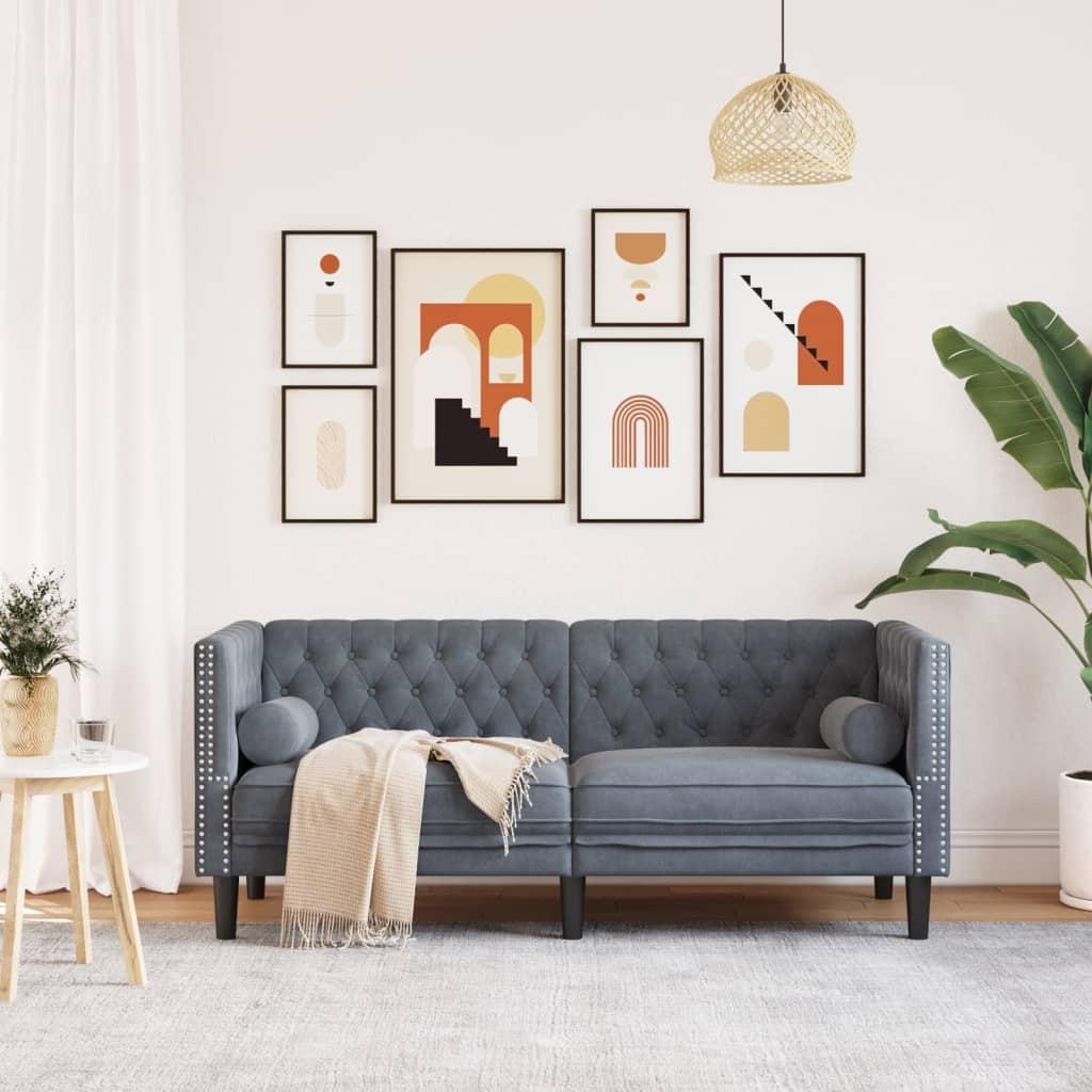 2 személyes sötétszürke bársony Chesterfield kanapé párnákkal